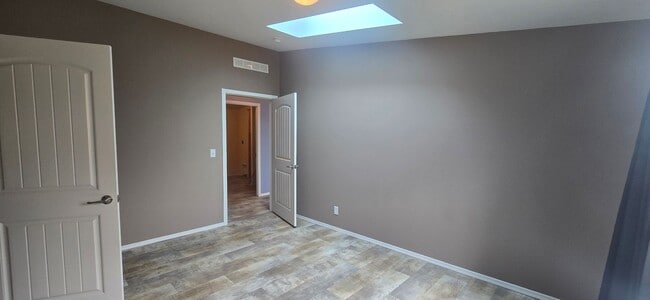 Building Photo - 200 Cypress Cir