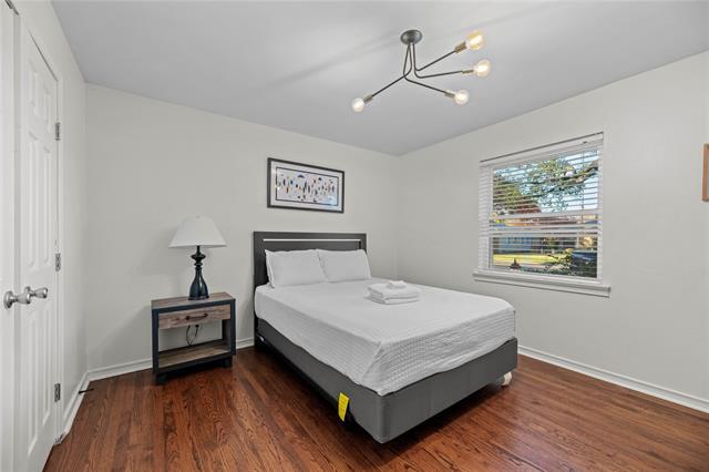 Building Photo - 9936 Lakemere Dr