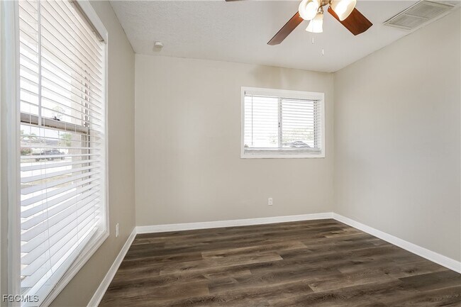 Building Photo - 9083 Henry Rd