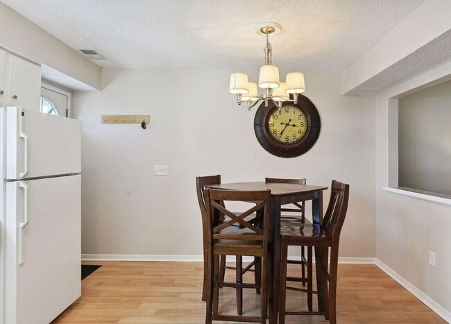 Building Photo - Charming & Spacious 3-Bedroom Home for Rent in Shakopee