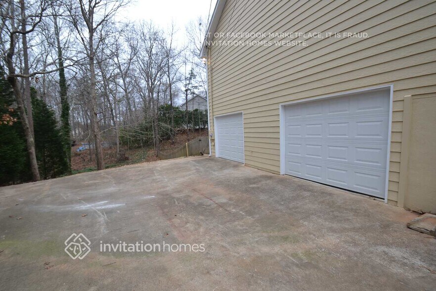 Building Photo - 4216 Sturbridge Dr