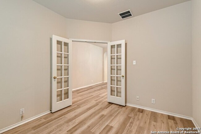 Building Photo - One-Story Beauty in Stone Oak