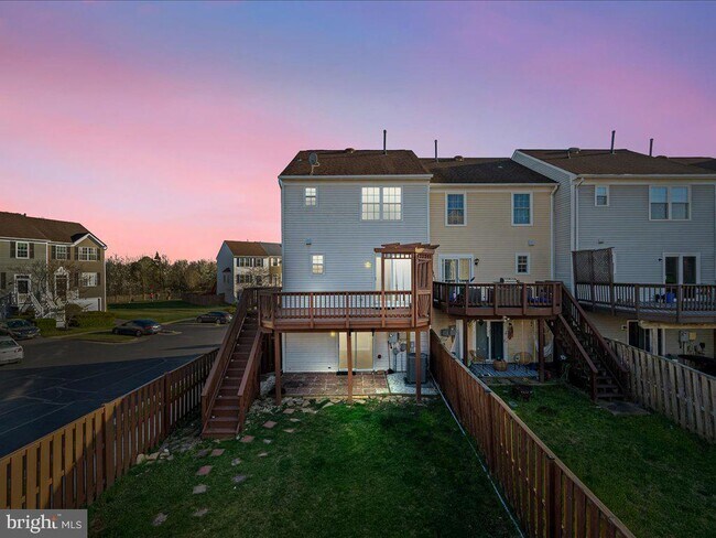 Building Photo - 564 Radford Terrace NE