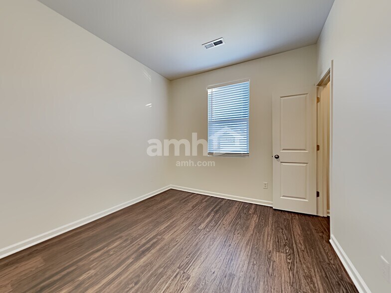 Building Photo - 271 Cameron St