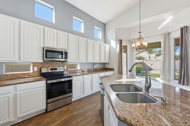 Building Photo - 7842 E Nestling Way