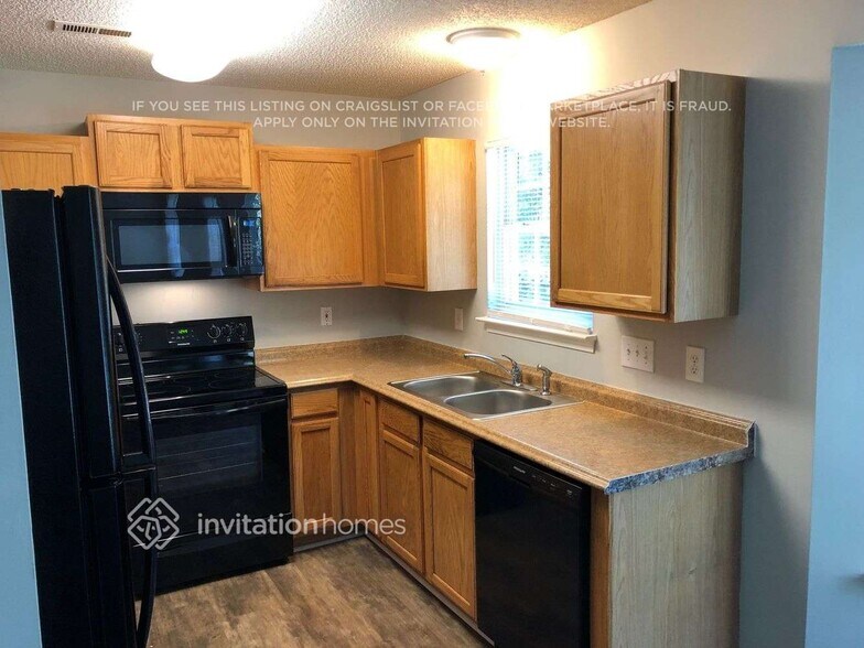 Building Photo - 7246 Kavan Hunter Dr