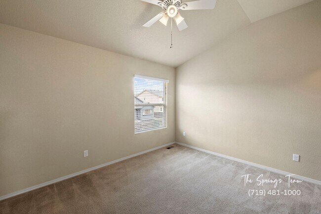 Building Photo - SPACIOUS SIX (6!!!) BD HOME IN LORSON RANCH!