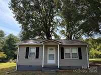 Building Photo - 468 River Hill Rd