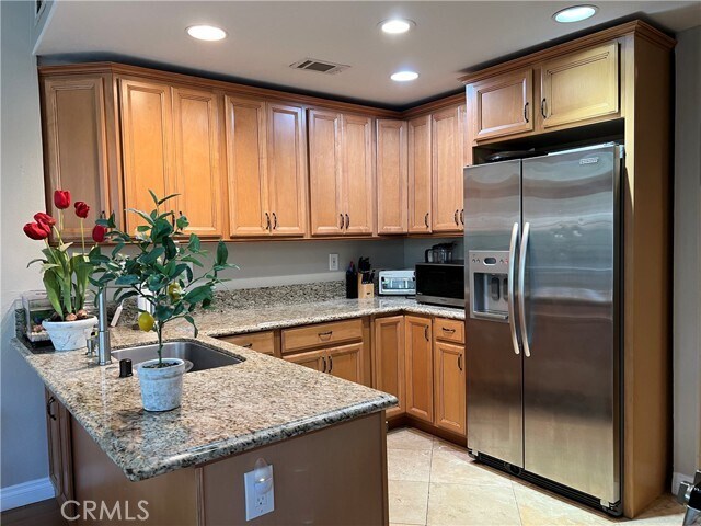 Building Photo - 10 Mansera Pl