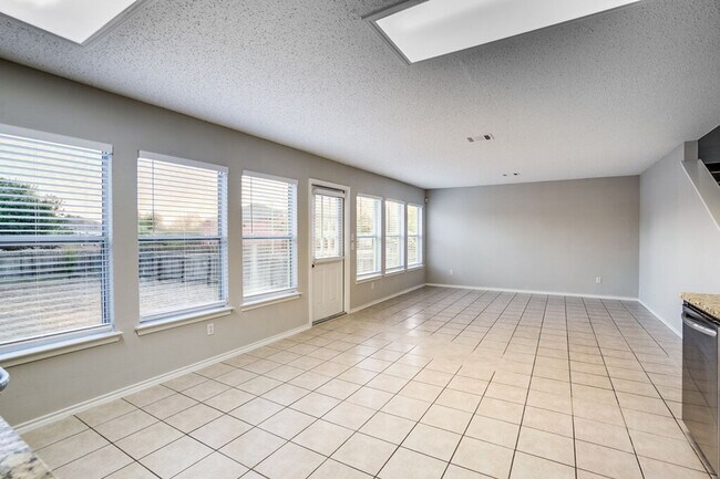 Building Photo - 1001 Howell Terrace Pl