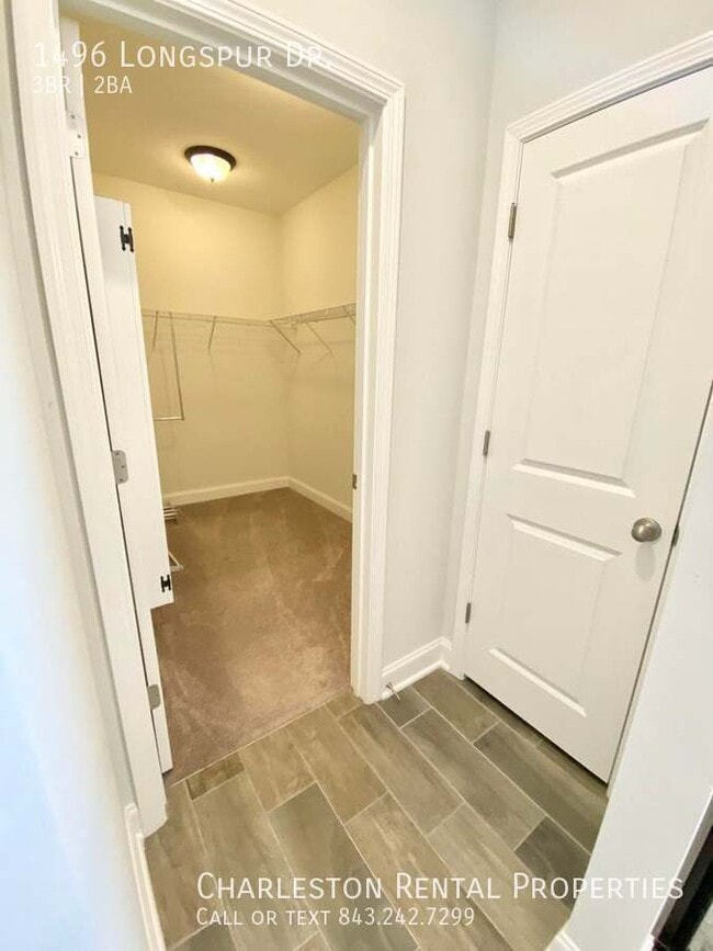 Building Photo - 1496 Longspur Dr