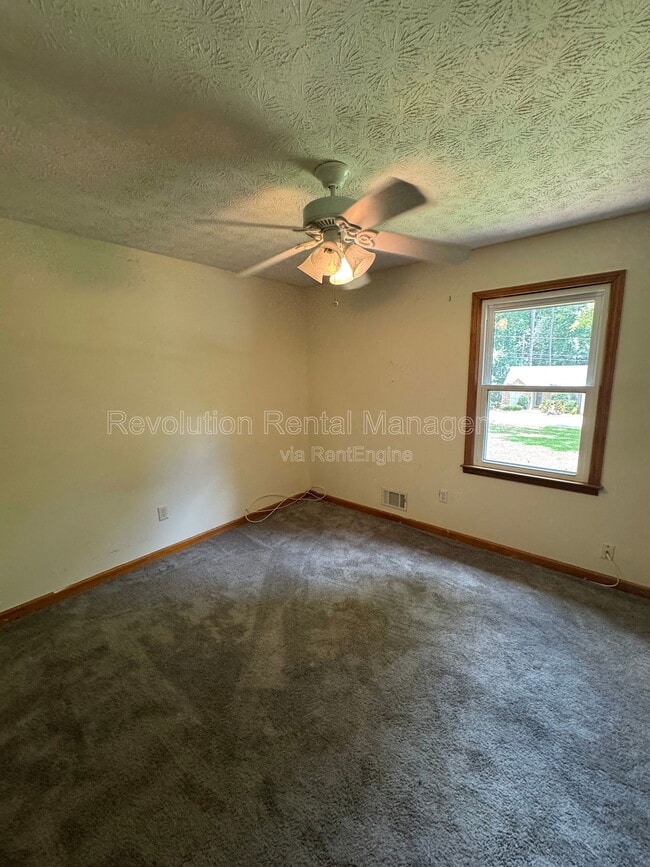 Building Photo - 175 Highland Cir