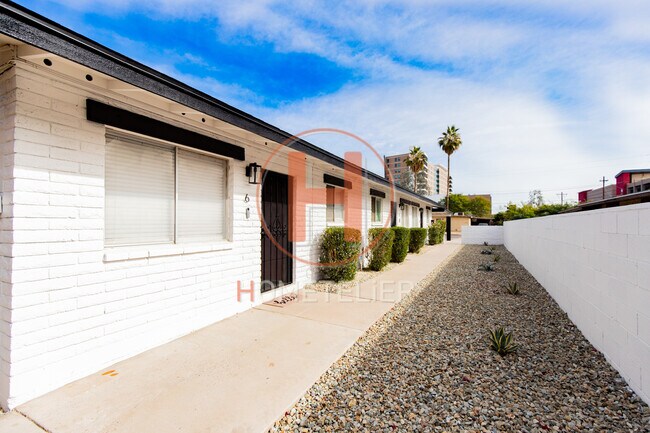 Building Photo - 2812 N 17th Pl