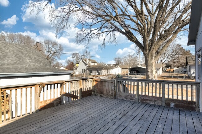 Building Photo - 2300 Avenue F