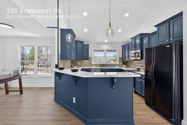 Building Photo - 180 Normandy Rd