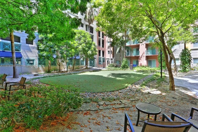 Building Photo - 6001 SW 70th St