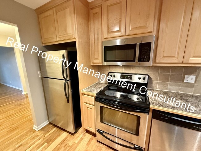 Building Photo - 1 Bedroom in Westport