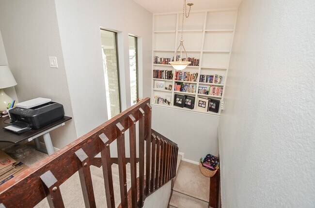 Building Photo - 4614 Rainbow Run