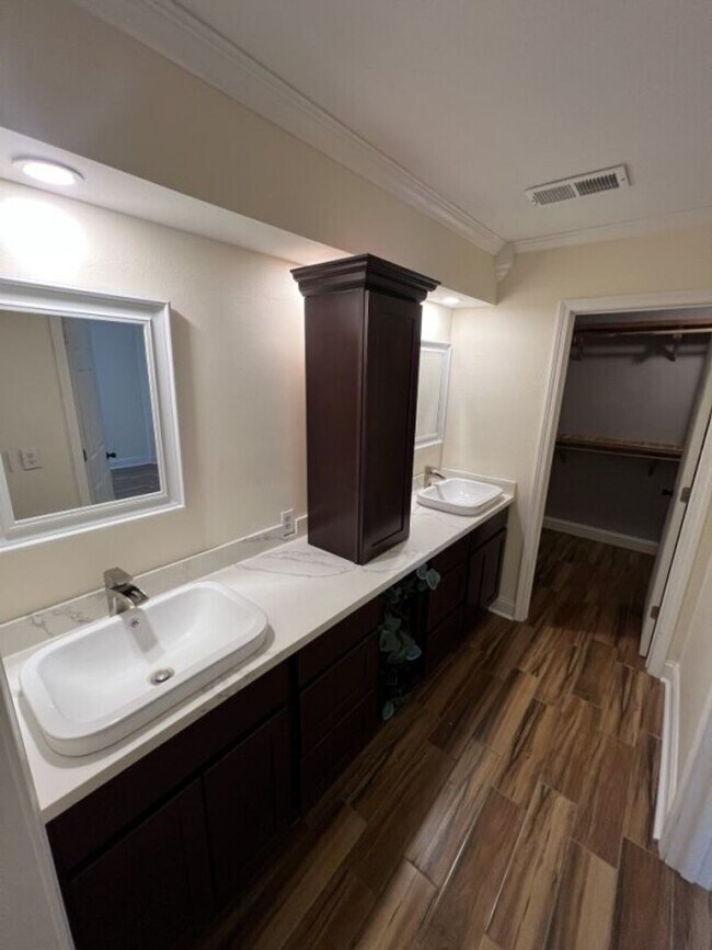 Building Photo - Spacious 5BR Home in Avalon – Dual Master Suites + Modern Updates!