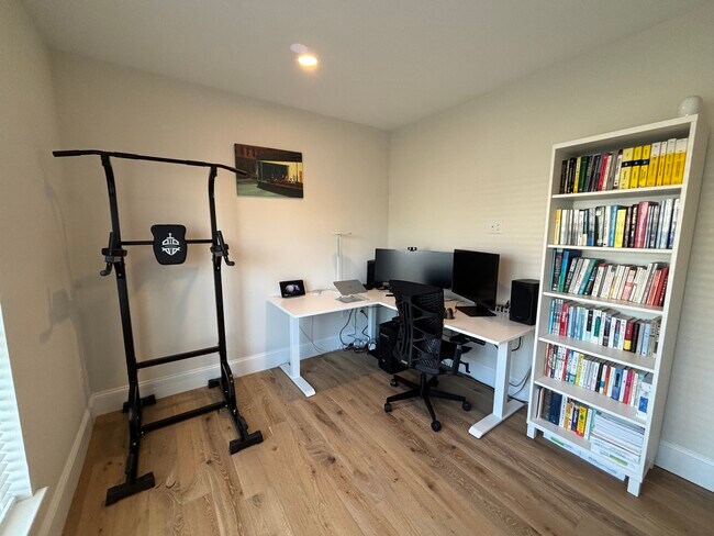 Building Photo - 25-27 Ward Unit 302