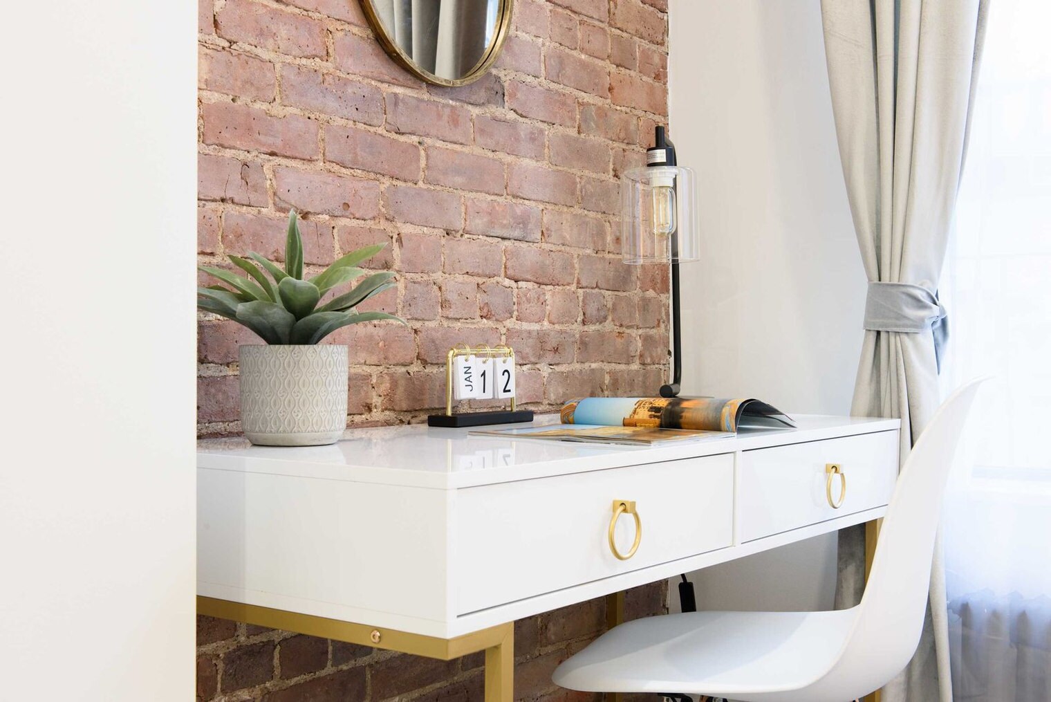 Building Photo - 240e E 75th St