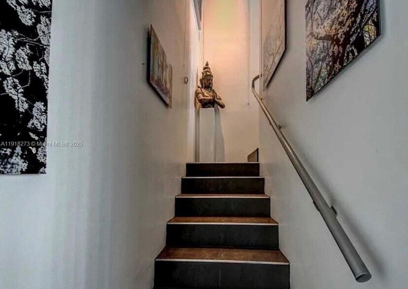 Building Photo - 200 Biscayne Boulevard Way