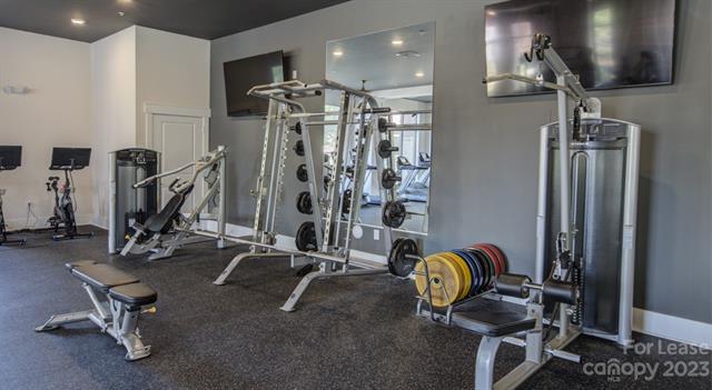 Building Photo - 16408 Holly Crest Ln