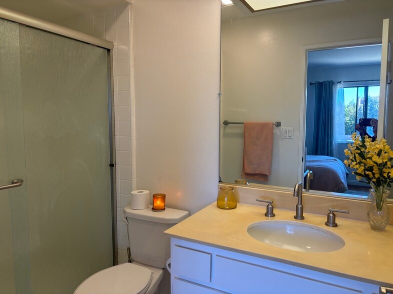 Building Photo - 27912 Ridgecove Ct N