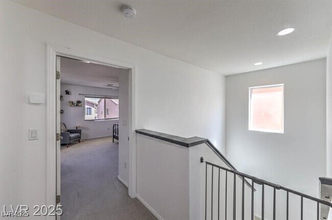 Building Photo - 10598 Cliff Lake St