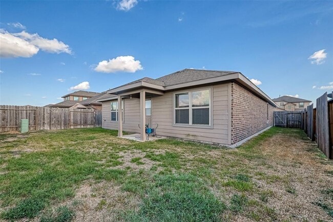Building Photo - 611 Harvest Bluff Dr