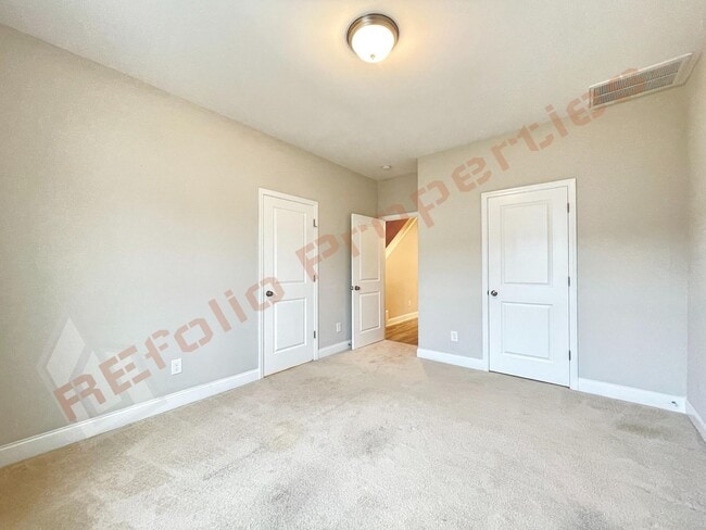 Building Photo - 139 Manordale Dr