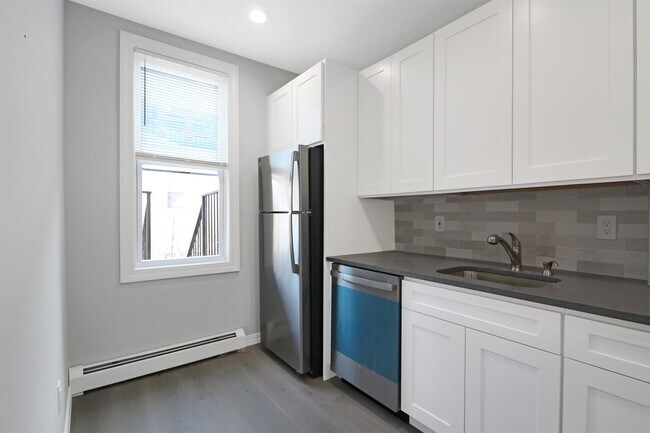 Building Photo - 1620 Palisade Ave