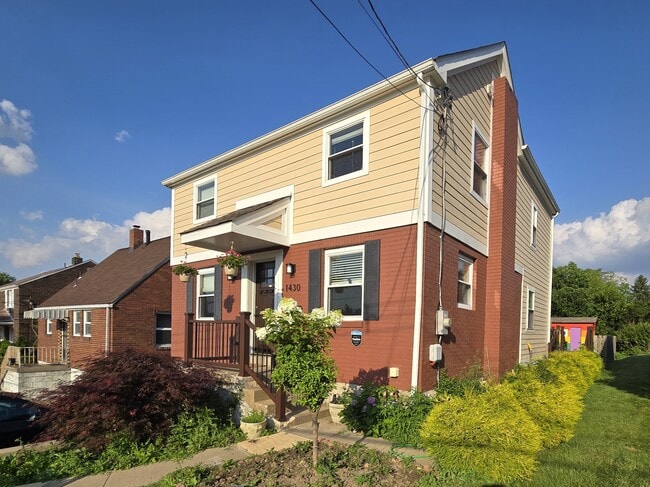 Building Photo - 1430 Simona Dr