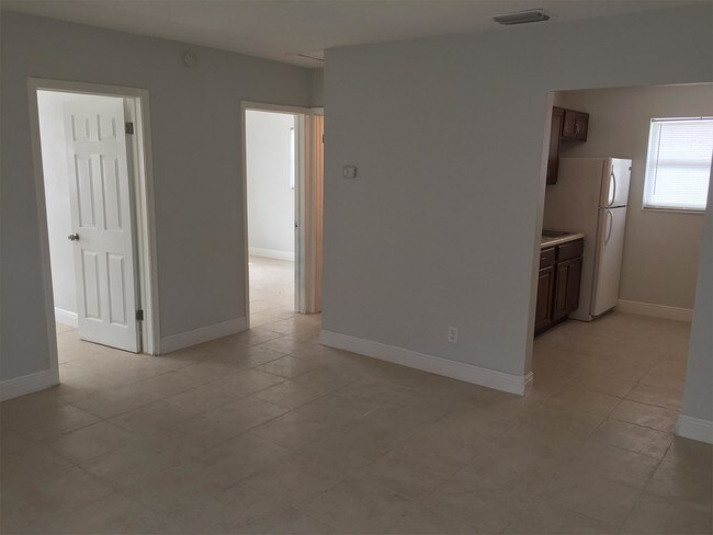 Building Photo - 2780 NW 14th St