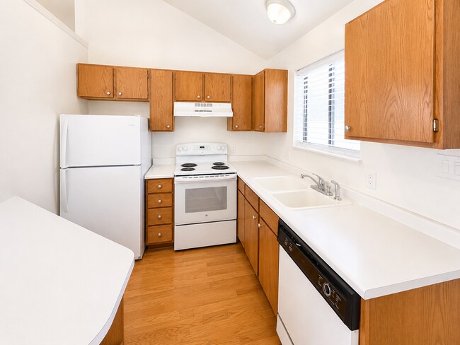 Building Photo - Cute One Bedroom Apartment In Provo