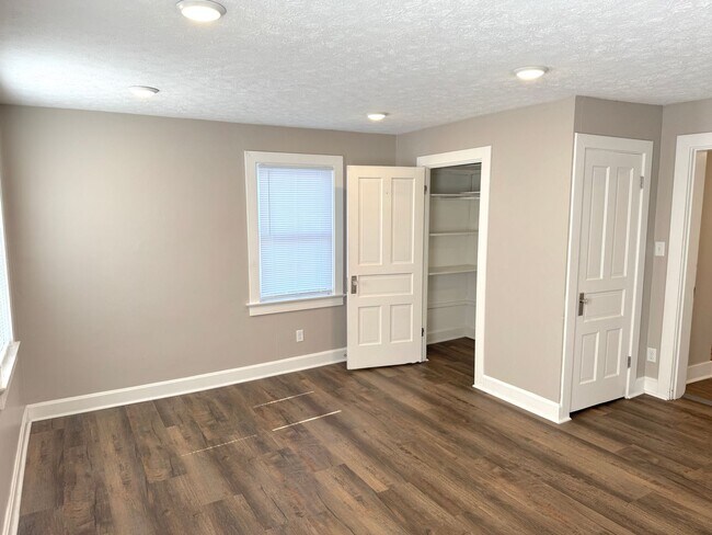 Building Photo - 3 Bedroom Home in Downtown Hamilton