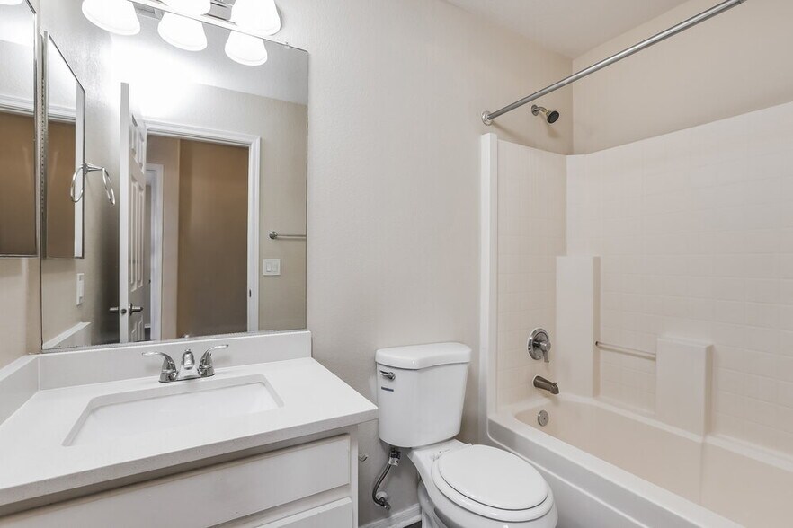 Building Photo - 3822 N 105th Ln