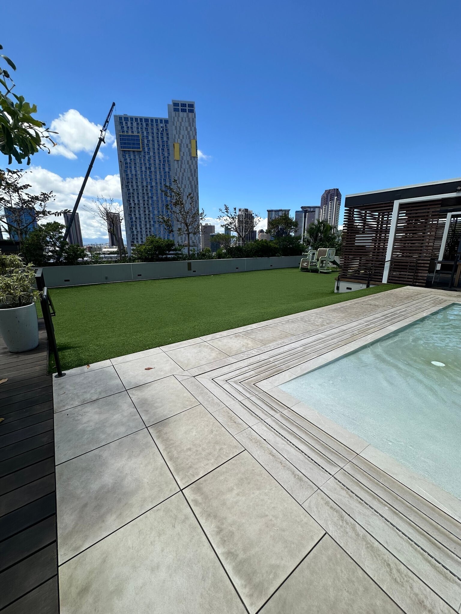 Building Photo - 987 Queen St