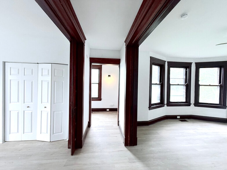 Building Photo - 2241 Burnet Ave