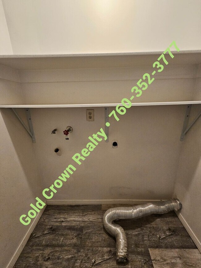 Building Photo - 2 bedroom Condo for Rent