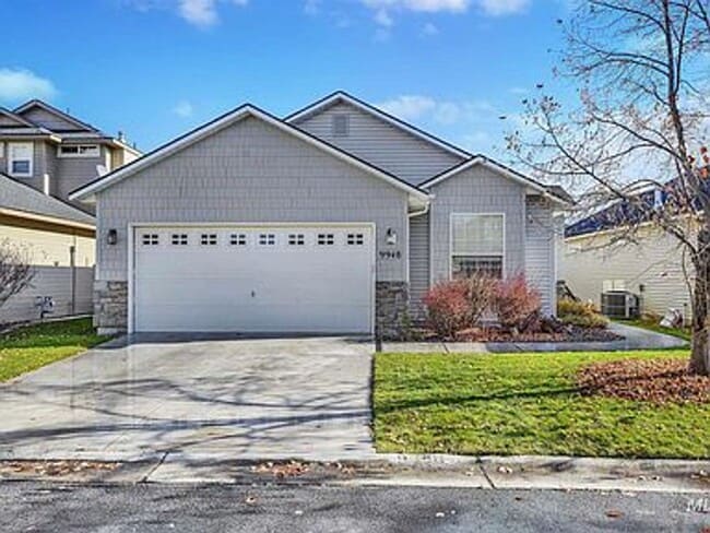 Primary Photo - 3 bedroom 2 Bathroom home