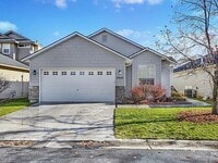 Building Photo - 3 bedroom 2 Bathroom home