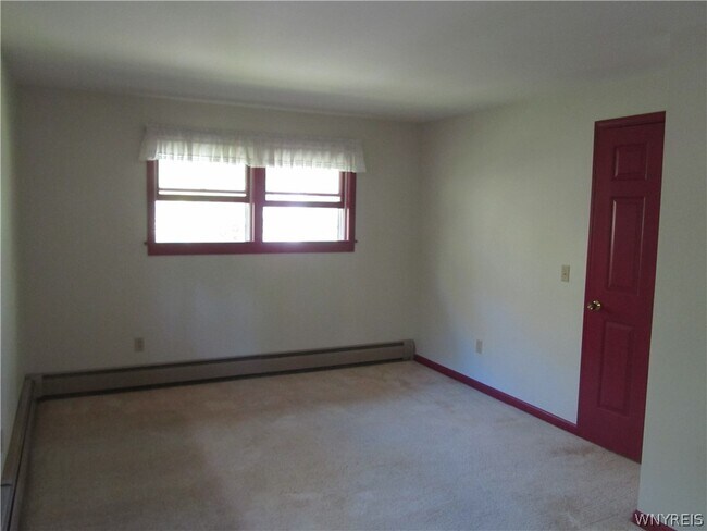 Building Photo - 1028 E Main St