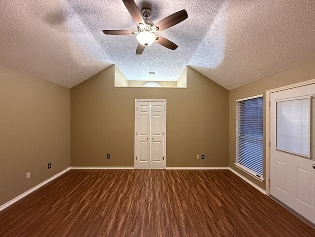 Building Photo - 7012 Bernadine St