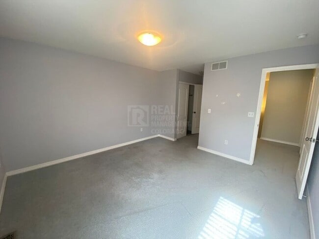 Building Photo - 1419 Red Mountain Dr