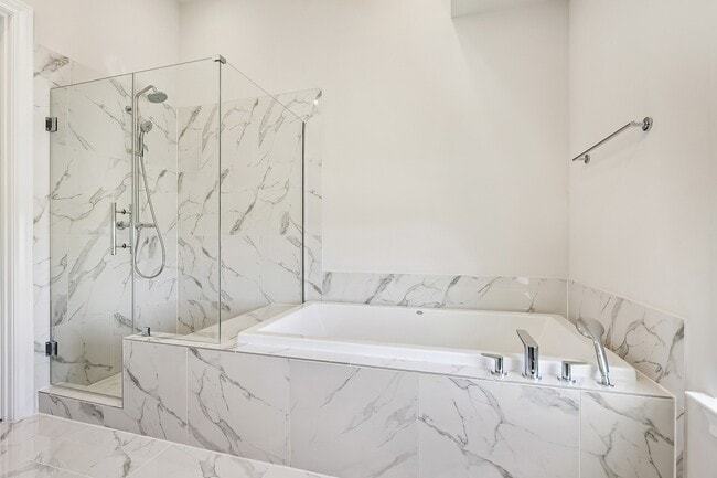 Building Photo - 5917 Cottage Grove Lake Dr