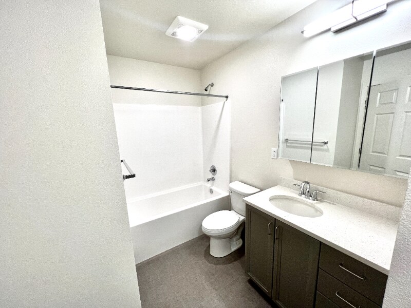 Building Photo - 2330 Yakima Ct