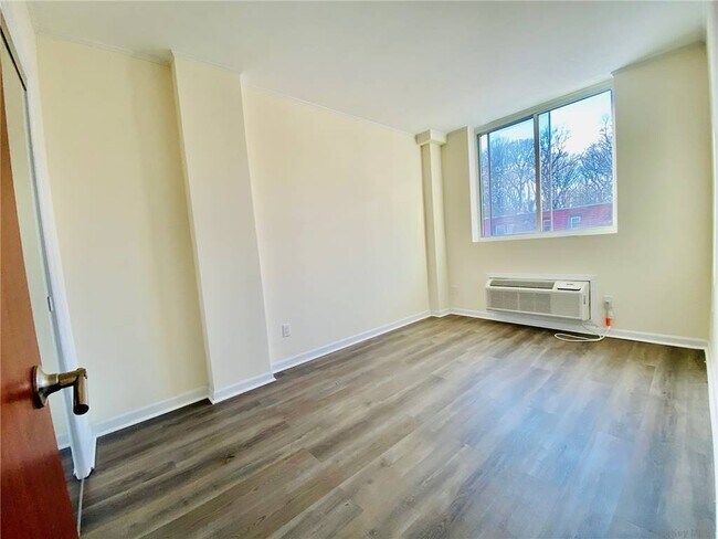Building Photo - 82-76 116th St