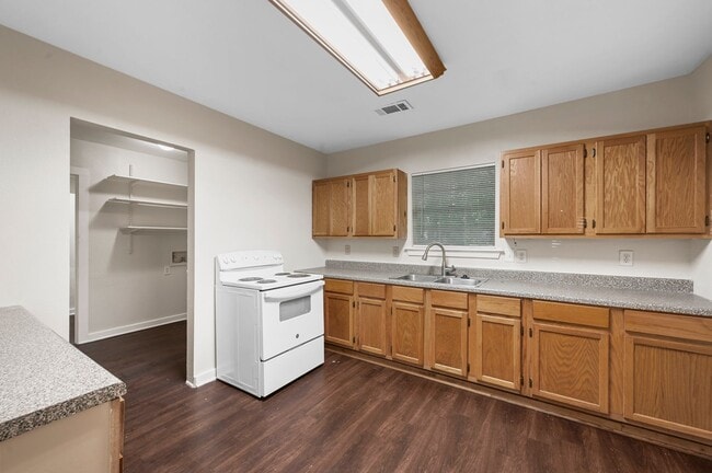 Building Photo - Lovely Home in the Heart of McKinney, TX 2...
