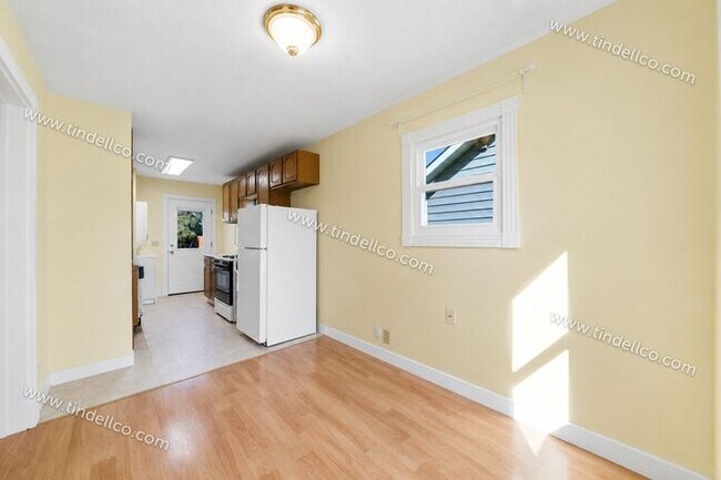 Building Photo - Charming 1-Bedroom Home in Portsmouth with A/C, Fenced Yard & Off-Street Parking